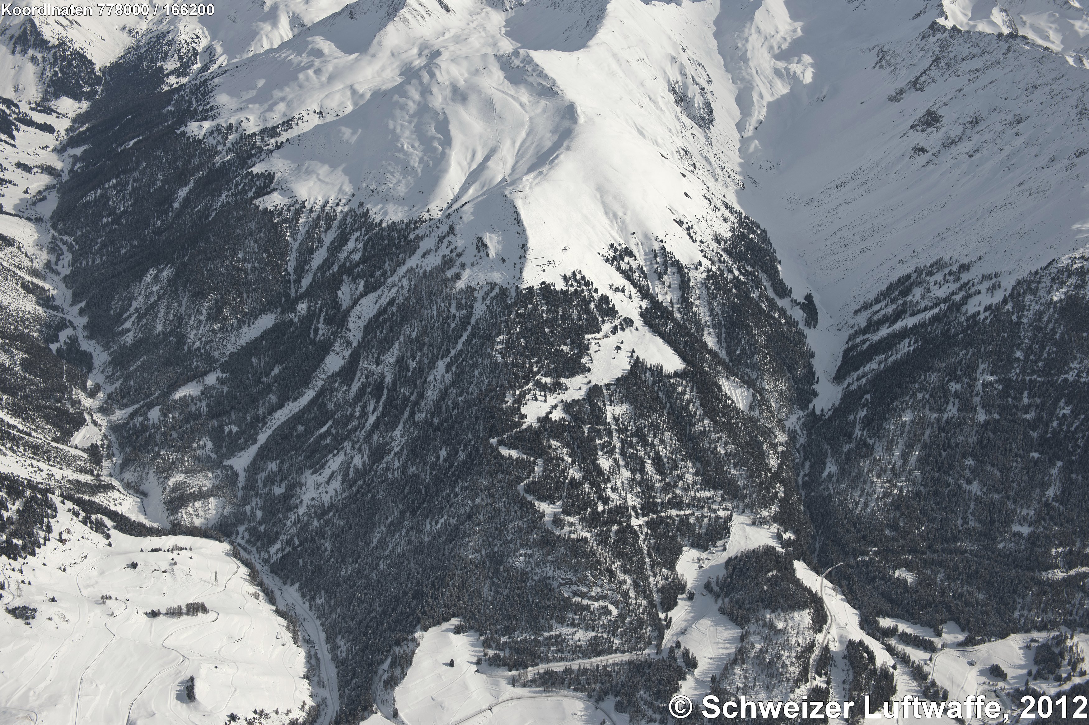 Seilbahn und Skiarena Darlux (Bergün: unterhalb des Bildes links)